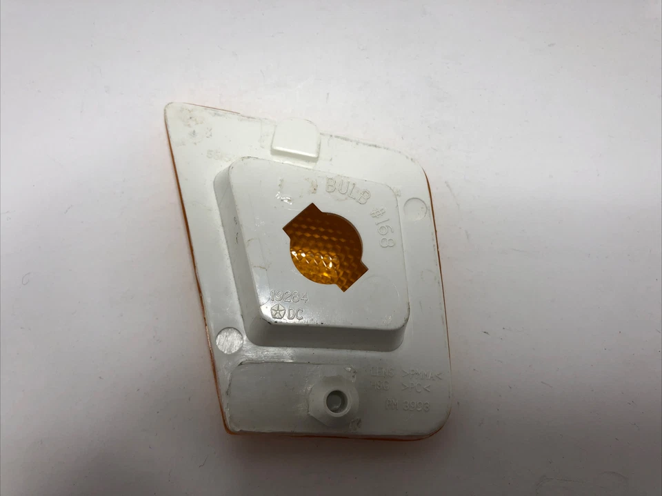 OEM 05-08 Jeep Cherokee Liberty Left Halogen Bumper Side Marker Lamp 55156883AB - Image 2 of 4