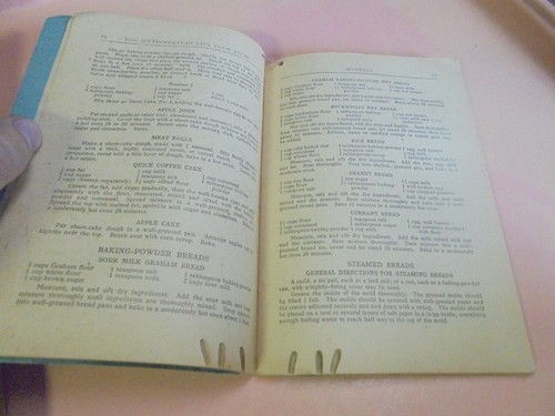 Vintage 1918 Metropolitan Life Insurance Cook Book Cookbook - Picture 4 of 4