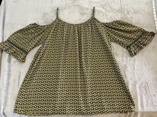 Suzanne Betro Weekend Top Womens Size 1X Green Off Shoulder Soft Casual - Picture 9 of 9