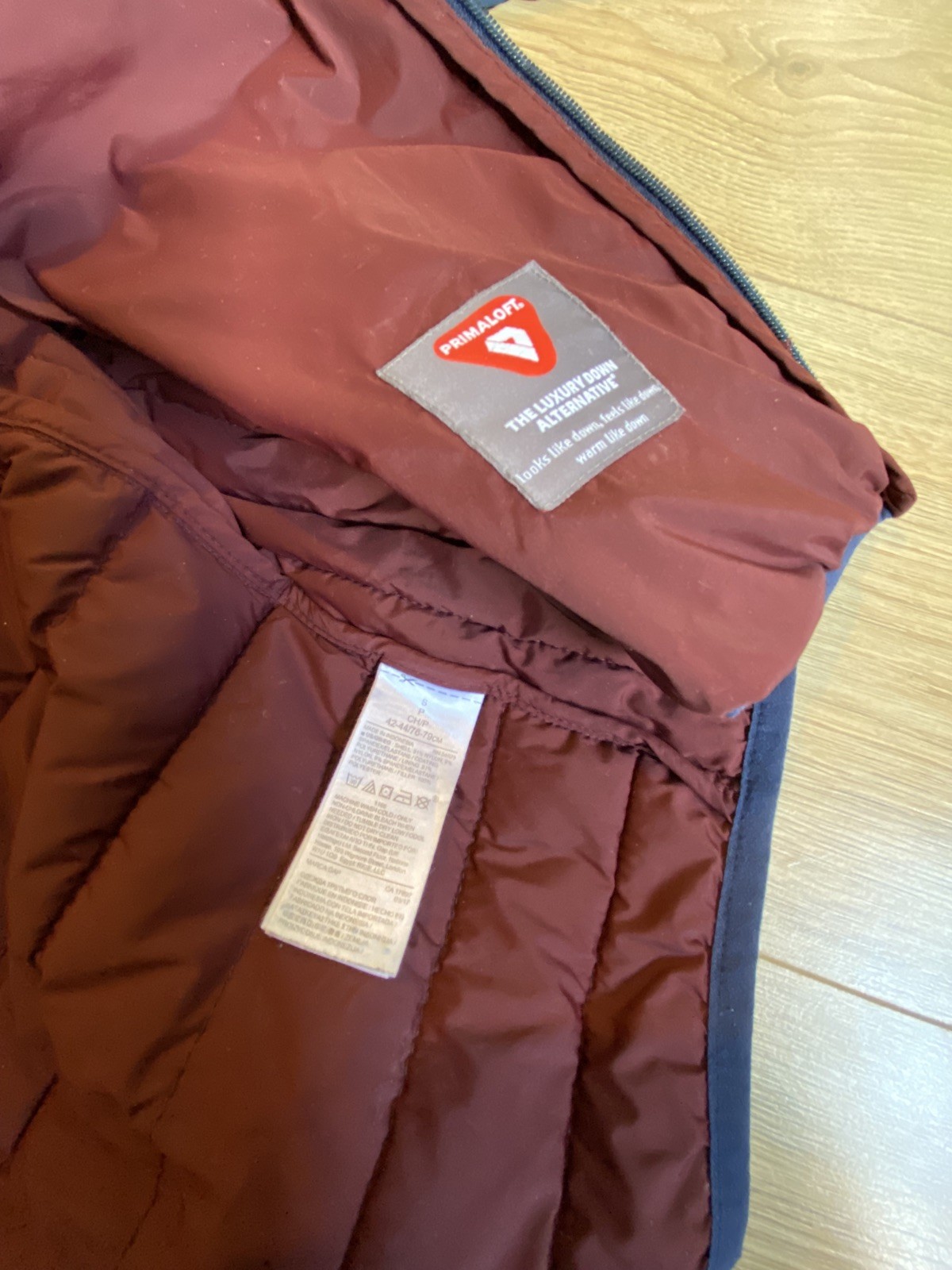 Gap Primaloft Luxury Down Alternative Lightweight… - image 2