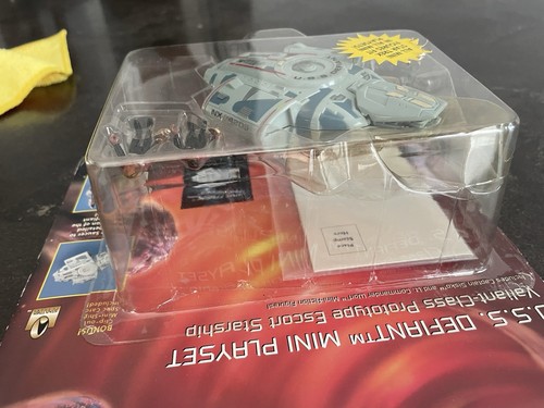 Star Trek Innerspace U.S.S. Defiant Starship DS9 Mini Playset Playmates 1996 - Bild 9 von 11