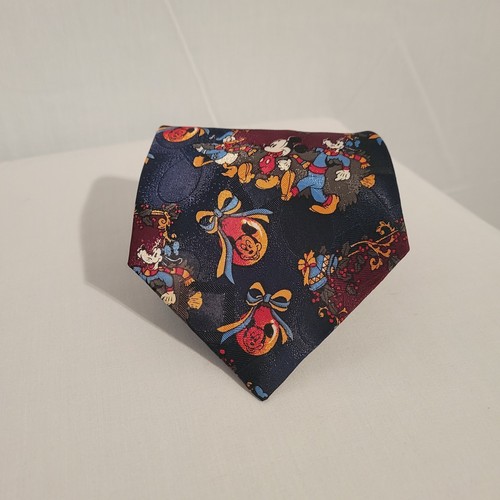 Disney Mickey Unlimited Christmas Holiday neck tie, Mickey, Goofy, Donald Duck - Picture 1 of 8