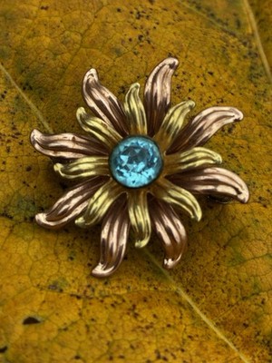 VAN DELL VINTAGE 12k ROSE GOLD FILLED STARBURST BROOCH PIN BLUE GLASS STONE