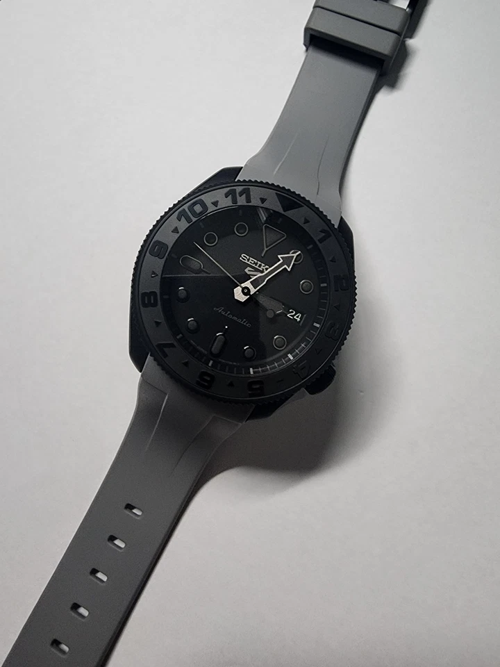 Reloj deportivo Seiko SRPD79 para hombre Foto 2 de 4