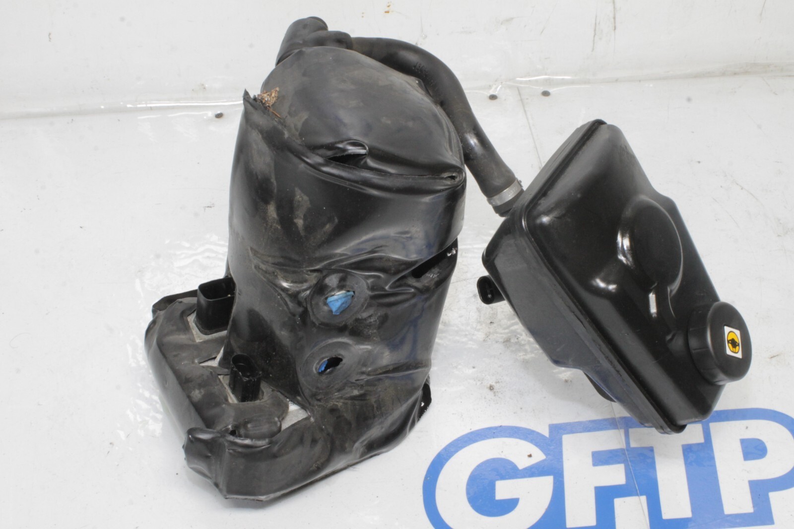 McLaren MP4-12C 2012-2014 Power steering reservoir