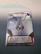 Flesh and Blood - Platinum Amulet - High Seas - Near Mint - Treasure Foil