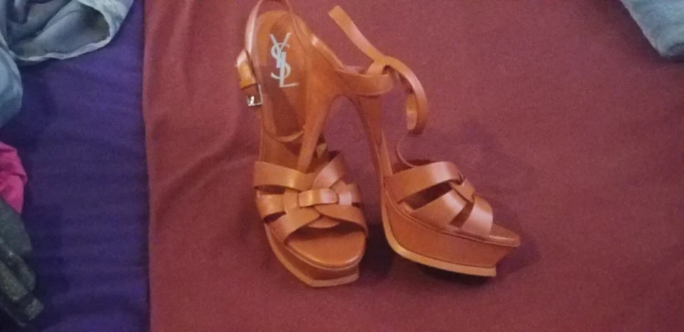 Saint Laurent YSL Tribute Orange Leather Platform Sandals Pumps 40  - Image 2 of 4