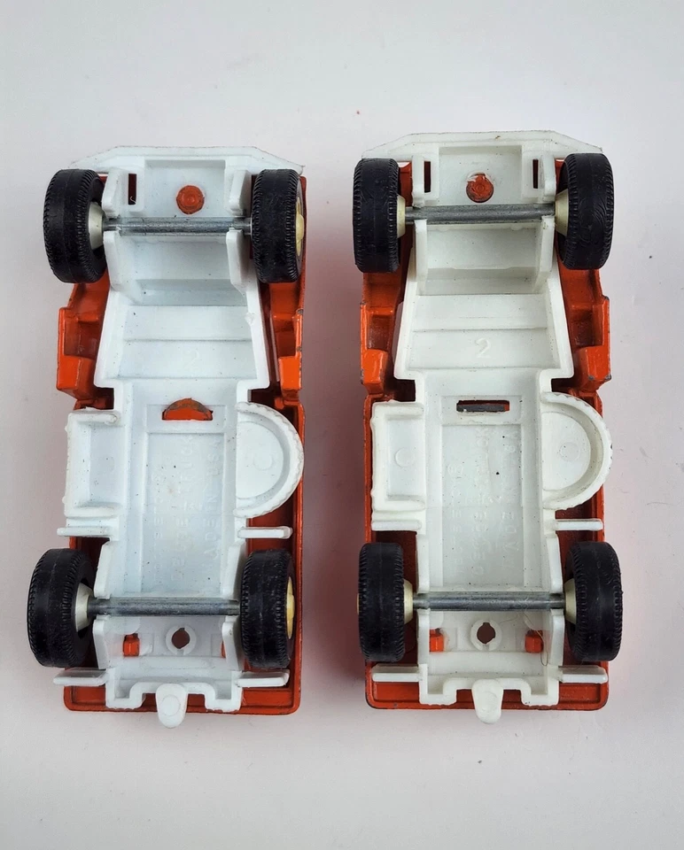 Juego De Colección (2) Juguete Tootsie 1970 - Camión Militar Alemán Duece 1/2 Naranja  Foto 4 de 4