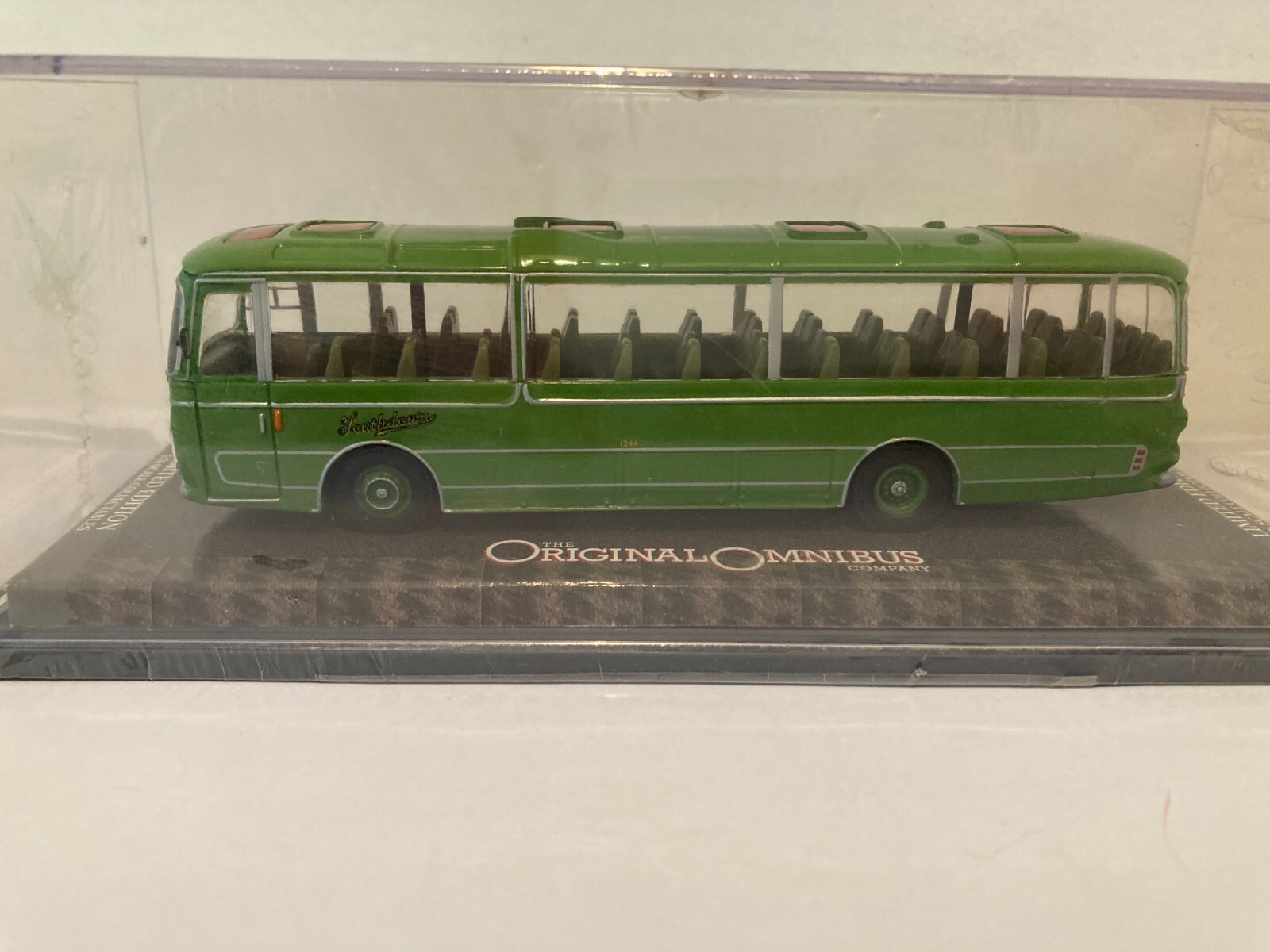 Corgi OM42408 Plaxton Leyland Leopard Southdown 1/76 Scale boxed free post