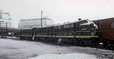 Atlantic Coast Line 884 (alle sind FP7s) auf Nebengleis gelagert 8x10 Foto
