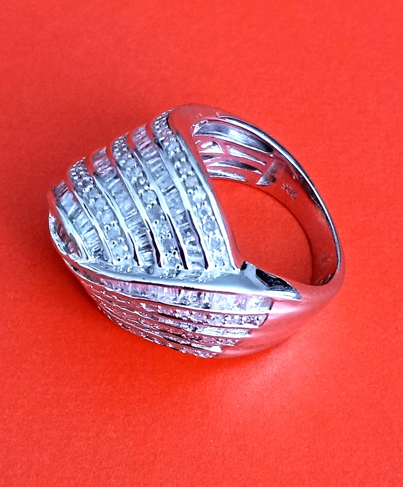 Anillo con nudo de amor de diamantes de 2,00 quilates en platino sobre plata de ley talla 7 Foto 4 de 4