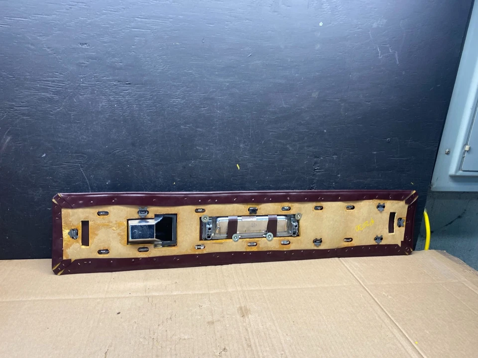 Panel de puerta lateral derecho del pasajero Oldsmobile Toronado 1981 a 1985 P2030 Foto 4 de 4