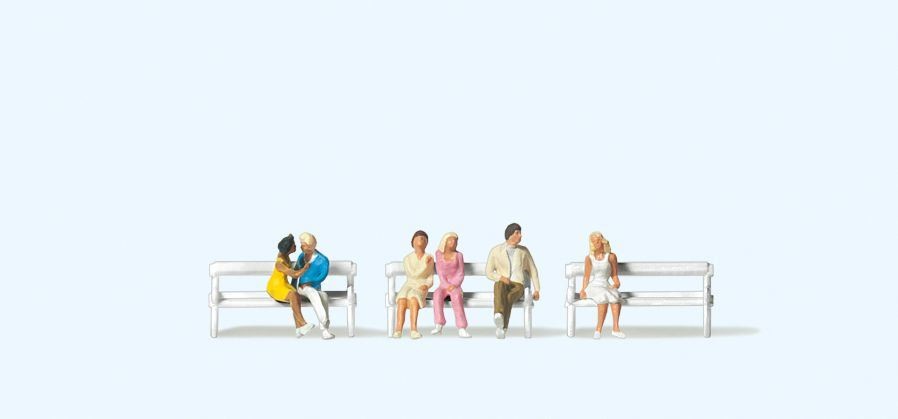 Couples Seated (3x2) Figure Set Preiser 79092