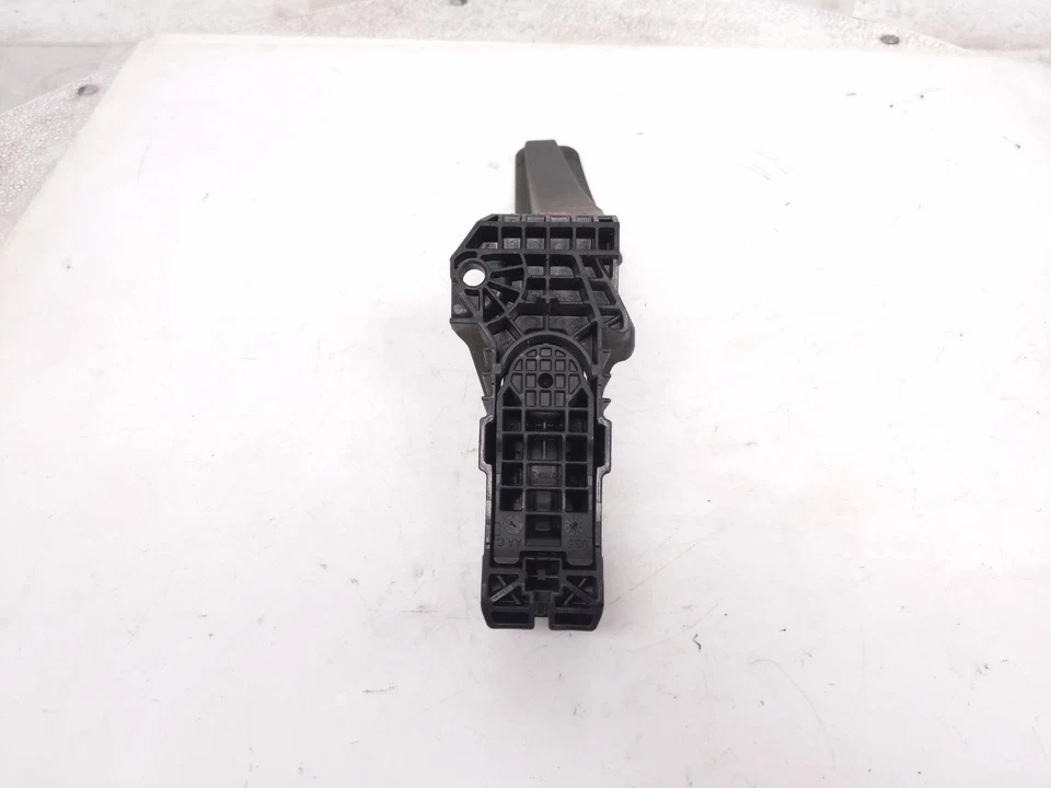 2017-2025 Chrysler Pacifica Gas Accelerator Pedal 4581677Ab - Image 3 of 4