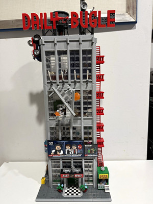 LEGO Marvel Spider-Man Daily Bugle 76178 Tons of Minifigs (See Description)