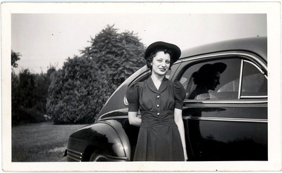 1940s B&W Snapshot Photo - GORGEOUS Woman with a perfect reflection Classic Car