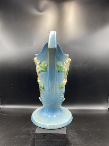ROSEVILLE USA POTTERY 1BK-10 BLUE SNOWBERRY BASKET - Picture 2 of 7