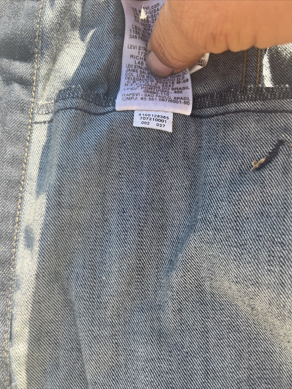 Levi’s Denim Jean Jacket XL 98% Cotton Button Down Pockets Trucker Dark Blue Xl thumbnail 10