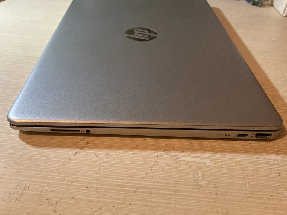 Laptop HP 15,6” 512GB, IntelCoreI5, Intel Iris Xe Graphics,  Argento - Immagine 4 di 4