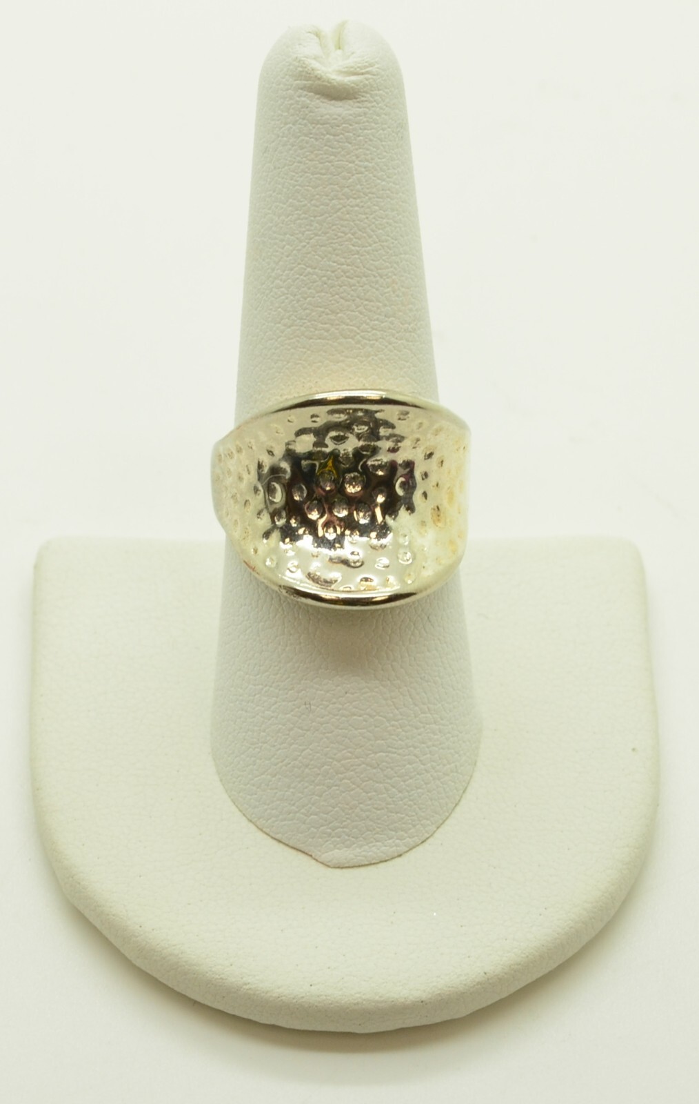 STERLING SILVER RING WITH UNIQUE DOTTED DESIGN 8.… - image 1