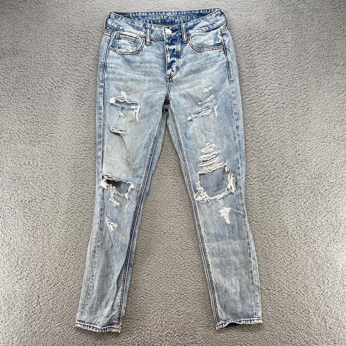 American eagle light blue ripped jeans 2025