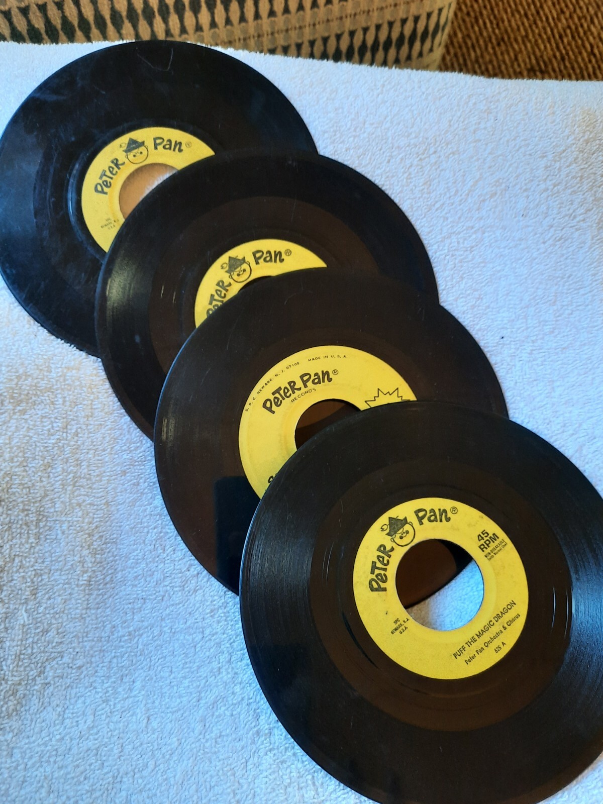 Peter Pan Vinyl Records Lot Of Four Childrens 45RPM Records Music See Photos-image