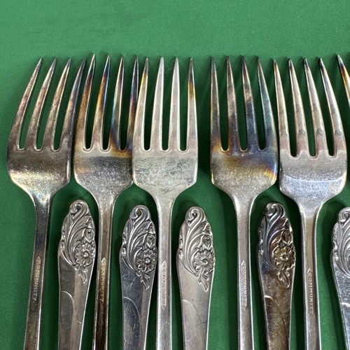 Estate lot 18 Vintage Evening Star Dinner Forks, Community 7 3/4" SilverPlate - Picture 16 of 22