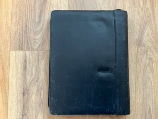Filofax Lyndhurst A4 Leather Zip Organiser Black.