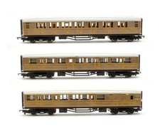 HORNBY 'OO' GAUGE LOT OF 3 LNER TEAK GRESLEY COMPOSITE PASSENGER CAR COACHES