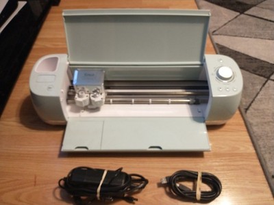 Cricut Explore Air 2 Die Cutting Machine - Blue w/ 2 Smart Vinyl Packs