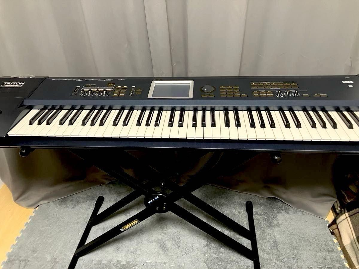 Korg Triton Extreme 76-Key Workstation Synthesizer Valve Force