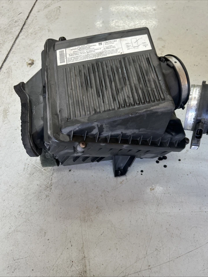 00-06 Suburban 1500 5.3L Motor Admisión Purificador de Aire Filtro Caja Carcasa OEM Foto 3 de 4