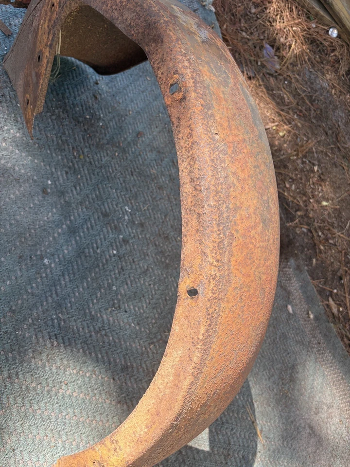 Guardabarros traseros originales de acero Ford modelo A 1930-1931 para sedanes y faetones Foto 4 de 4