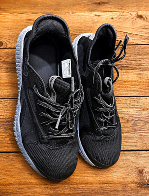 Reebok Flexagon 3.0 Work Men s 7.5/ Women s 9- Steel Toe- Workwear Sneaker  