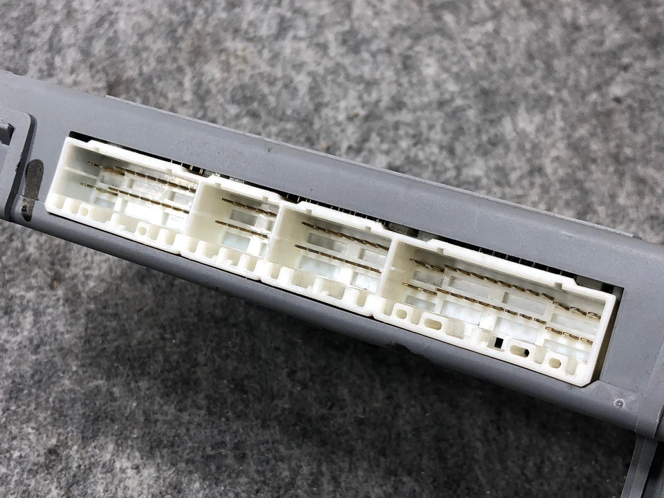 2005 Pontiac GTO Módulo de Controle Corporal Computador BCM USADO 92176590 PRECISA DE PROGRAMAÇÃO - Imagem 4 de 4