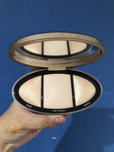 Too Faced Born This Way Turn Up The Light Highlighting Palette 'Medium’ New - Picture 3 of 5