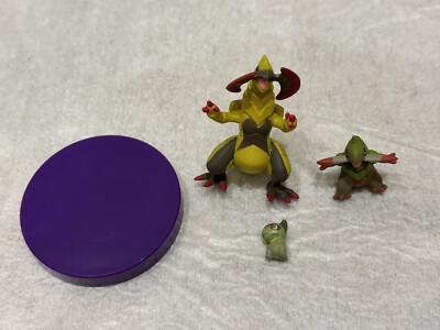 Takara Japan Exclusive Pokemon Zukan 1/40 Figure Axew Fraxure