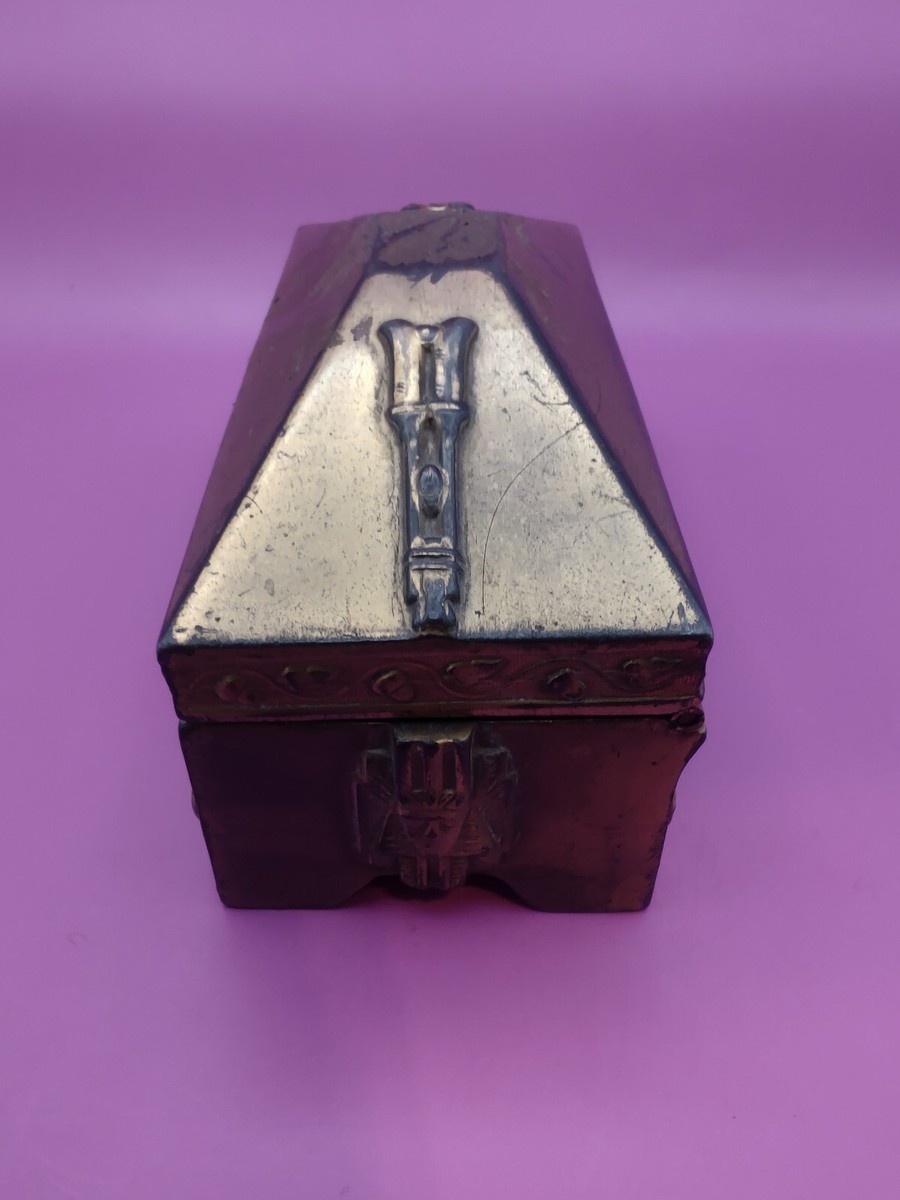 ANTIQUE TRINKET BOX, BENEDICT ASSYRIAN GOLD 1060, JEWELRY