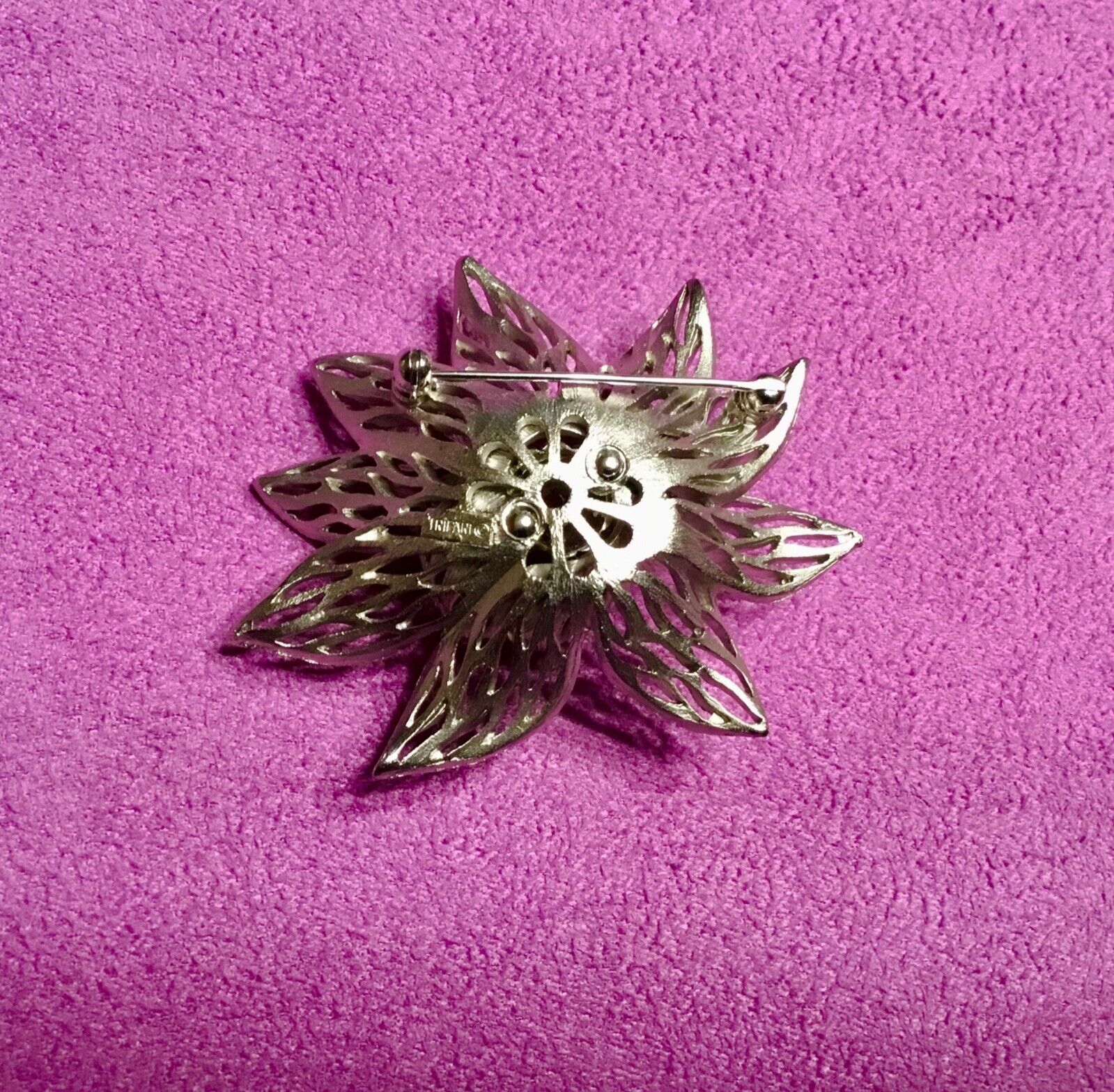 Vintage Silver Tone Crown TRIFARI Flower Brooch P… - image 4
