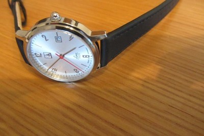 Merchandise IGM : Silber-Damen-Armbanduhr Laco 1925 mit Datumsanzeige