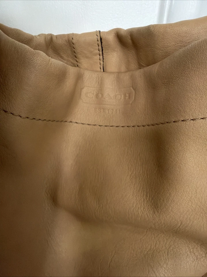 COACH Y2K Vintage Carly Large Tan Slouchy Hobo Bag Leather Shoulder Purse - Image 2 of 4