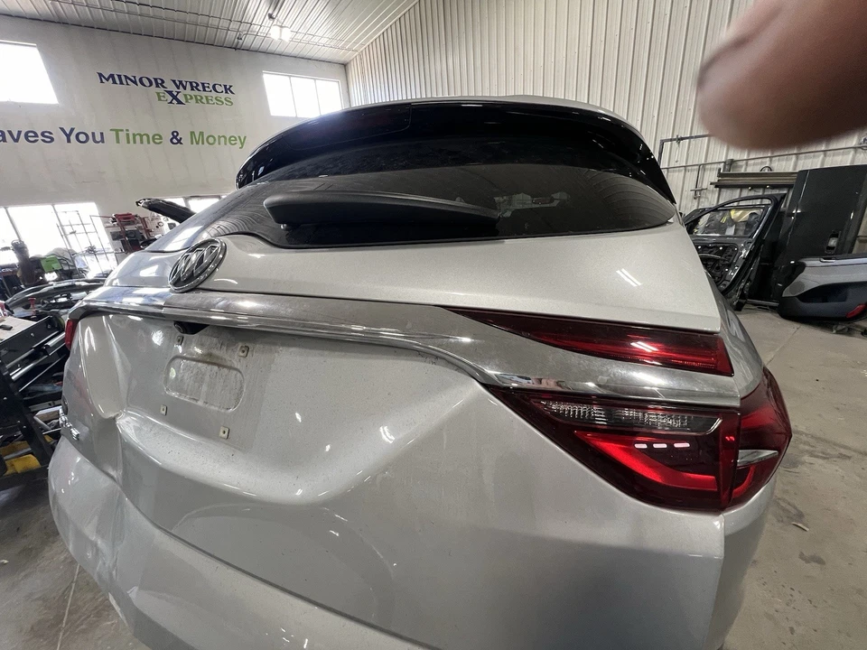 Lanterna traseira tampa tampa traseira Buick Enclave 2020 - Imagem 2 de 2