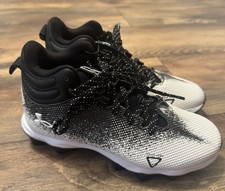 Under Armour Football Cleats Spotlight Franchise 2.0 RM, Black/White - Youth 2.5
