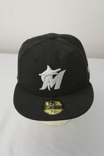 Brand New MIAMI MARLINS NEW ERA 59FIFTY BASEBALL CAP SZ 7 1/8 FITTED BLK/WHT
