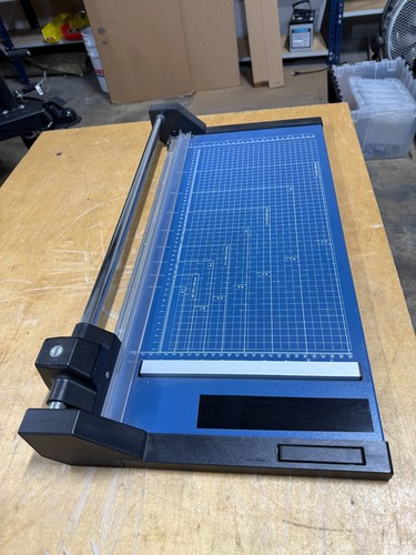 DAHLE 495 PAPER TIMMER (300MM X 500MM) (12IN X 20IN) -ITEM#1023