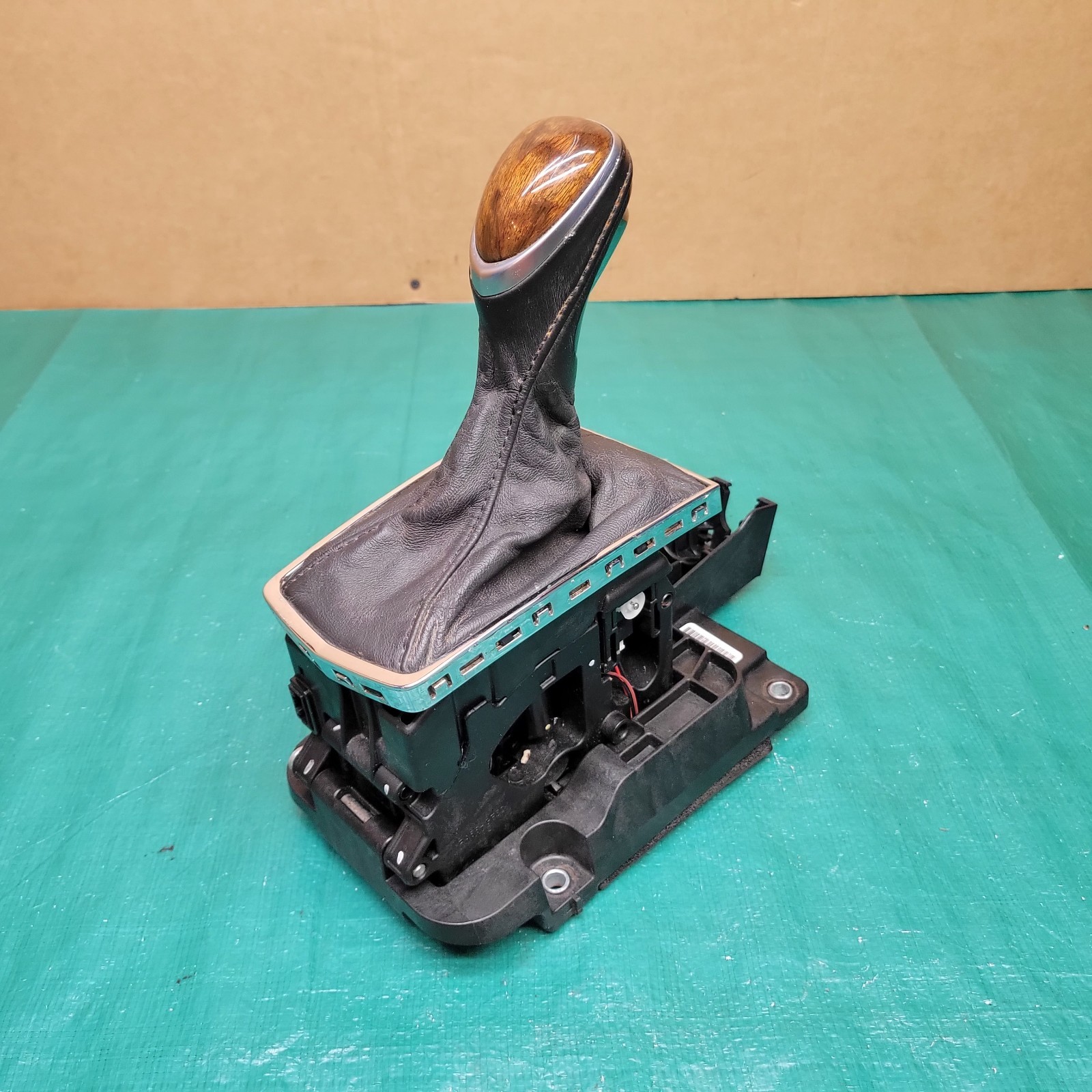 2010-2016 Cadillac SRX Automatic Transmission Gear Shifter Selector OEM 20951250
