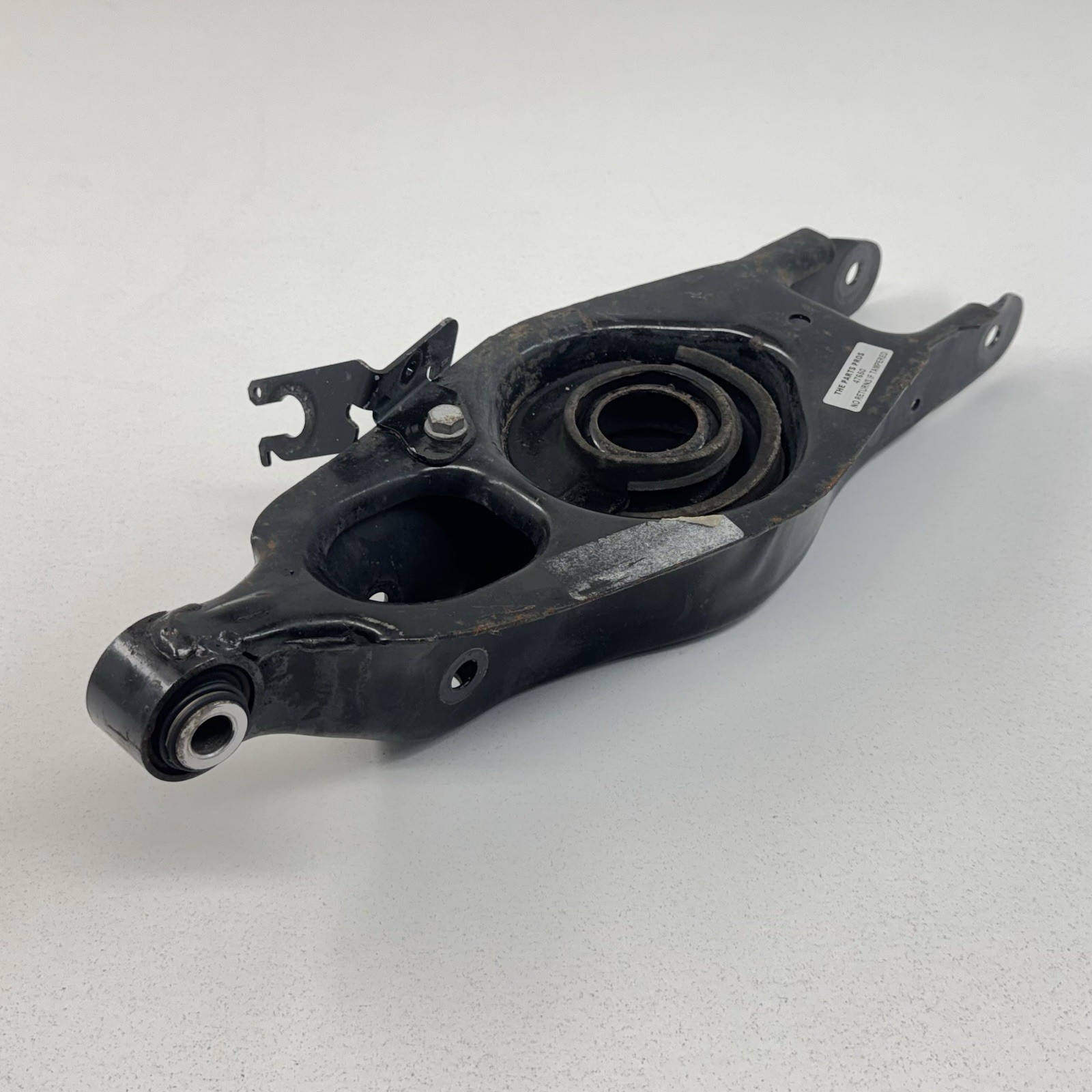 17-24 Maserati Ghibli Right Rear Spindle Knuckle Hub With Control Arm Set OEM