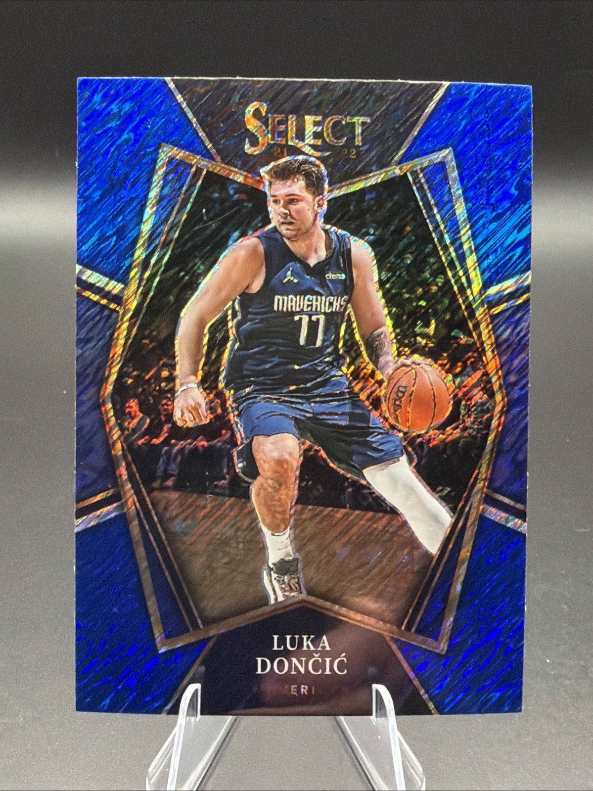 2021-22 Select Luka Doncic Blue Shimmer Prizms Premier #117 Mavericks