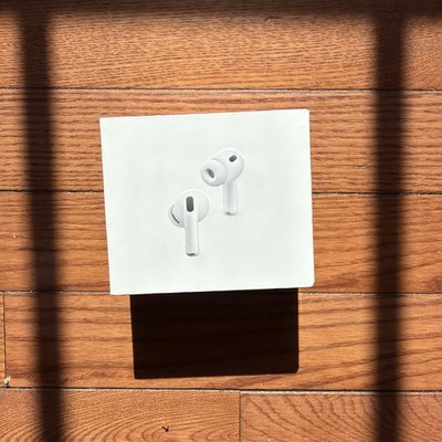 Apple AirPods Pro 3 Wireless Active Noise Cancelling Earbuds Magsafe MFHP4LL/A