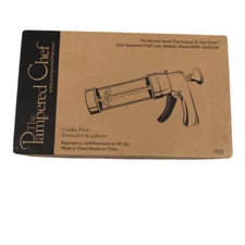 The Pampered Chef 1525 Cookie Press with 16 Discs - White